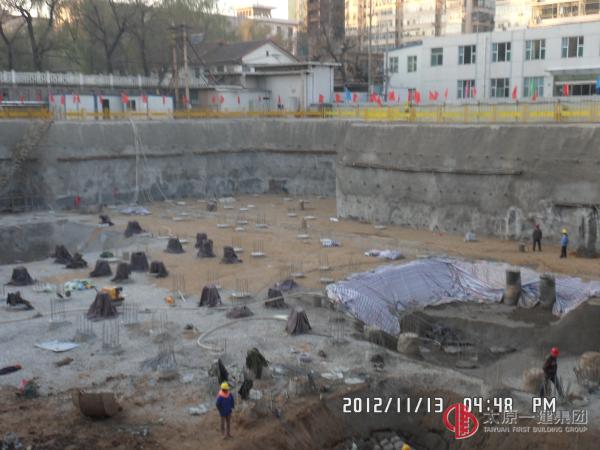 安装完毕的基坑护栏